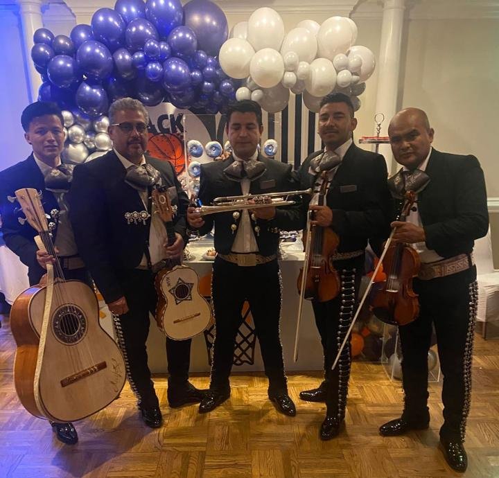 Mariachi Voz de México: Fiesta de cumpleaños
